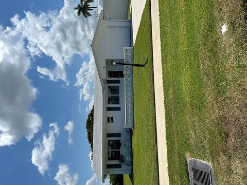 Single Family Residence in Boynton Beach FL 1011 18 Street St.jpg