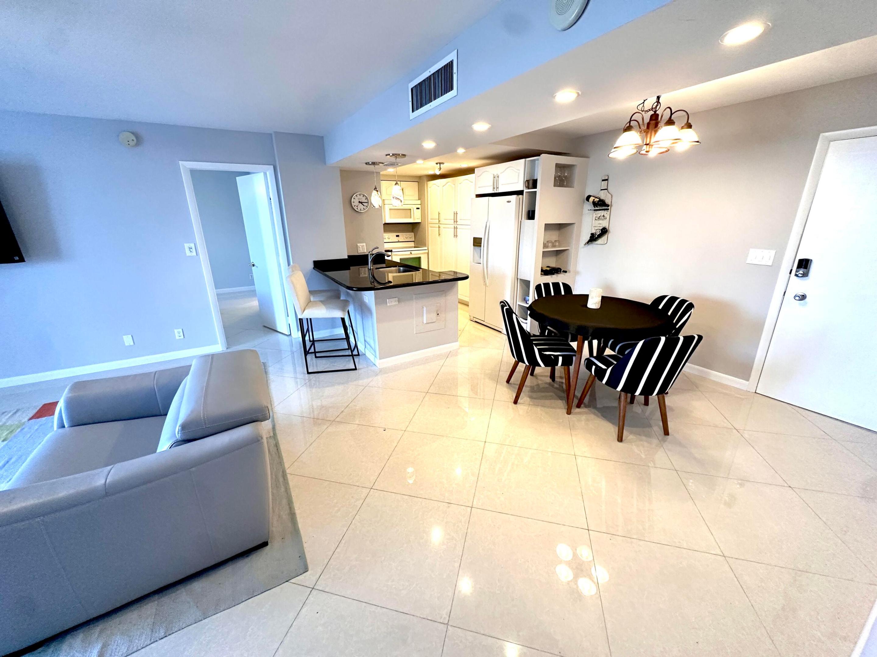 VENETIAN CONDO - Residential Lease