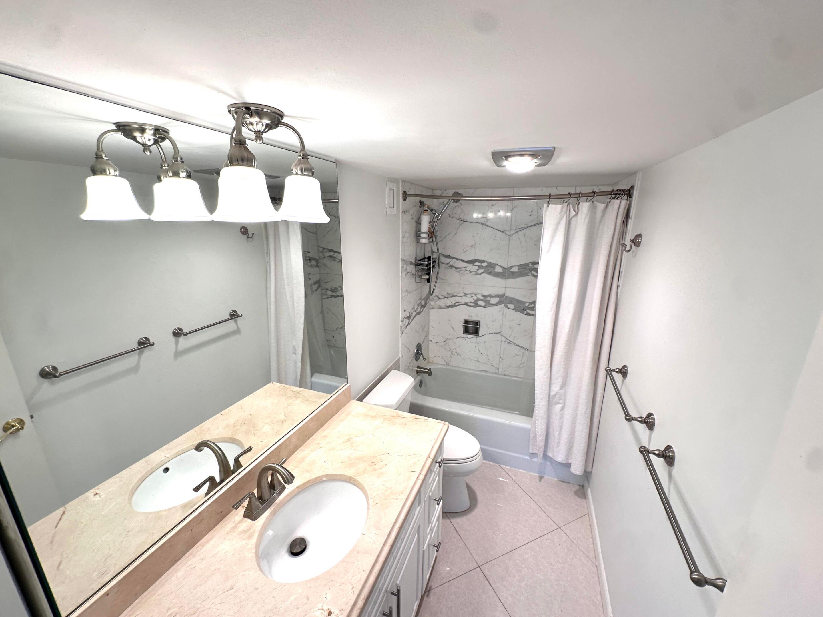 VENETIAN CONDO - Residential Lease