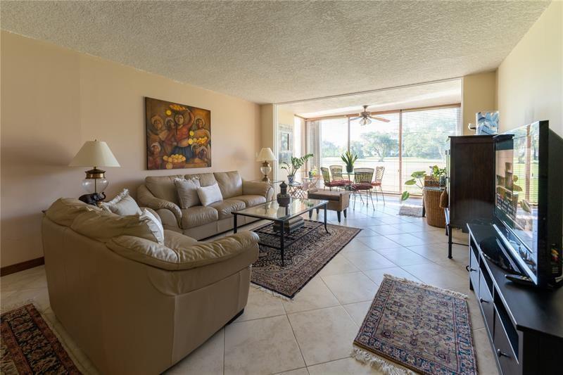 NO 71 PALM-AIRE COUNTRY CLUB - Residential