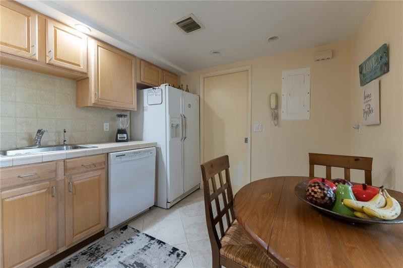 NO 71 PALM-AIRE COUNTRY CLUB - Residential