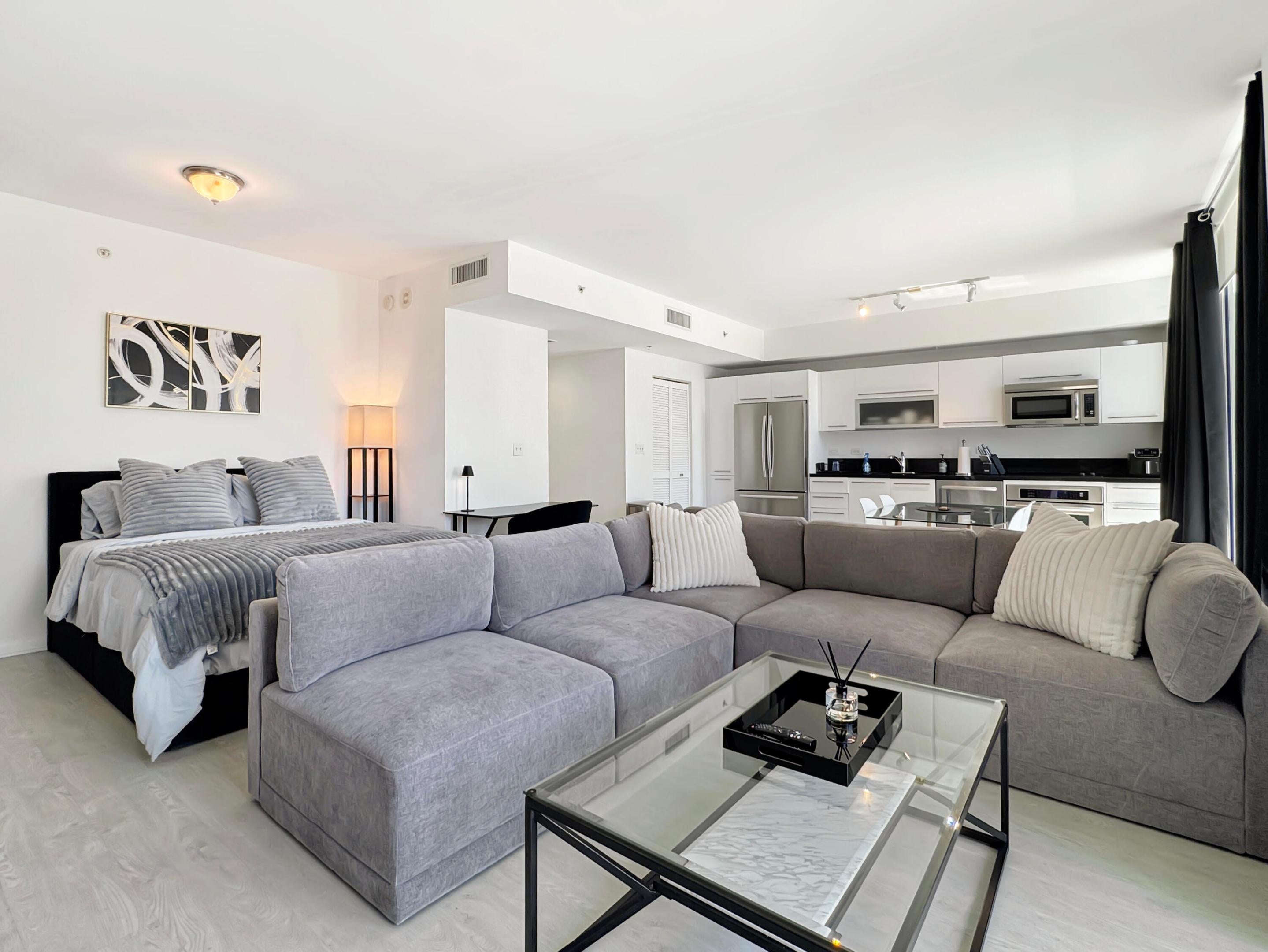 244 BISCAYNE Boulevard 3005
