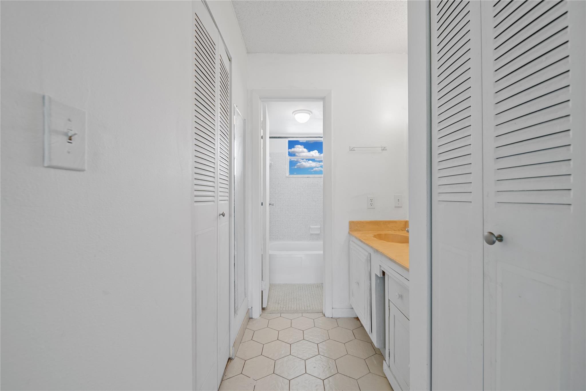 FAIRWAYS OF TAMARAC CONDO - Residential Lease