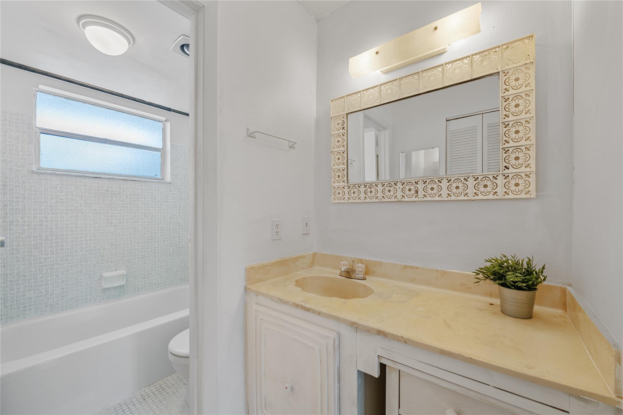 FAIRWAYS OF TAMARAC CONDO - Residential Lease