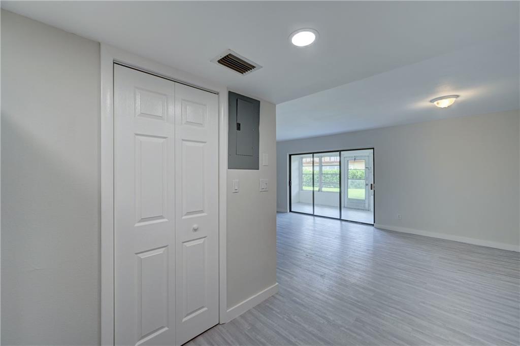 SHAKER VILLAGE - Residential