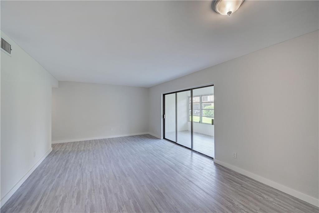 SHAKER VILLAGE - Residential