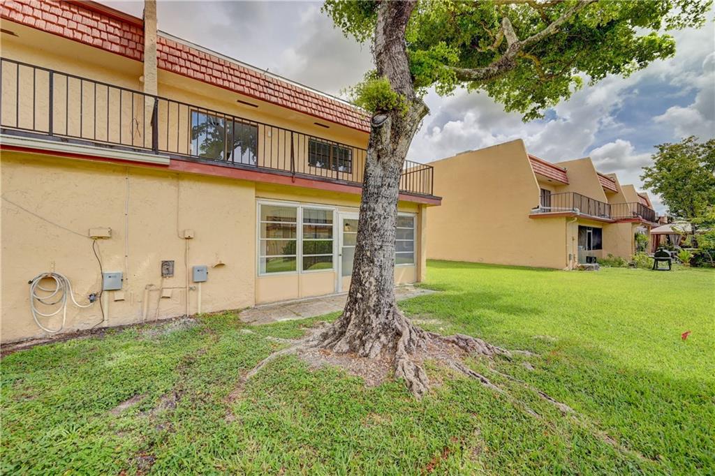 SHAKER VILLAGE - Residential