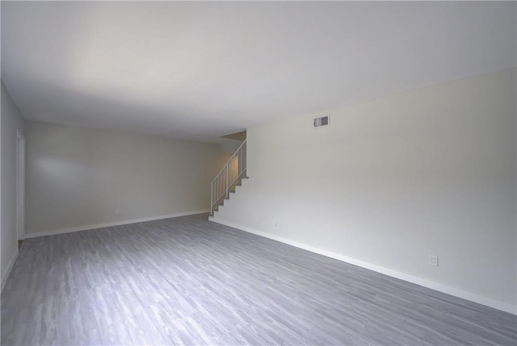 SHAKER VILLAGE - Residential