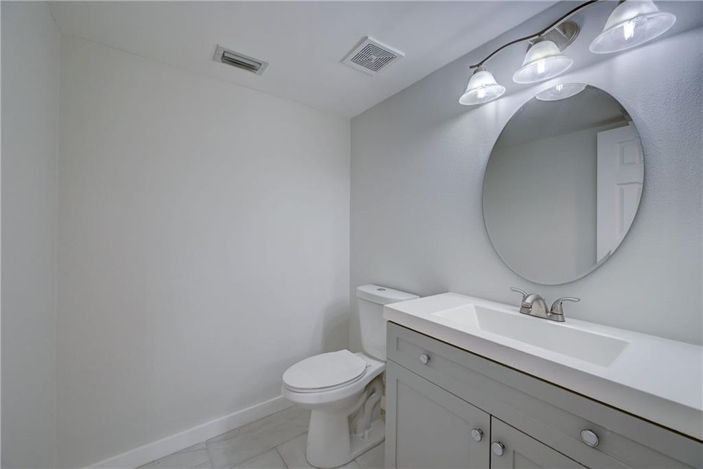 SHAKER VILLAGE - Residential