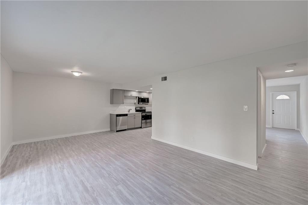 SHAKER VILLAGE - Residential