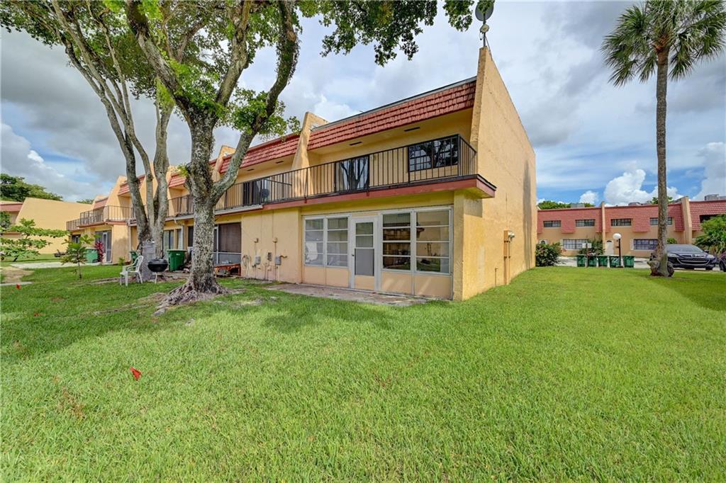 SHAKER VILLAGE - Residential