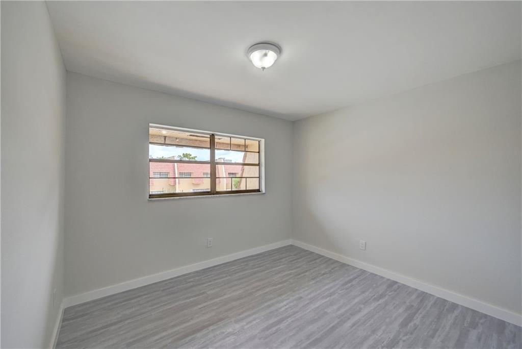 SHAKER VILLAGE - Residential