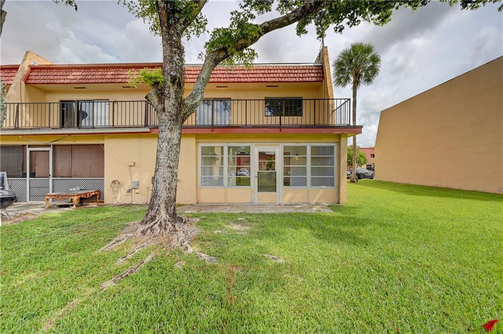 SHAKER VILLAGE - Residential