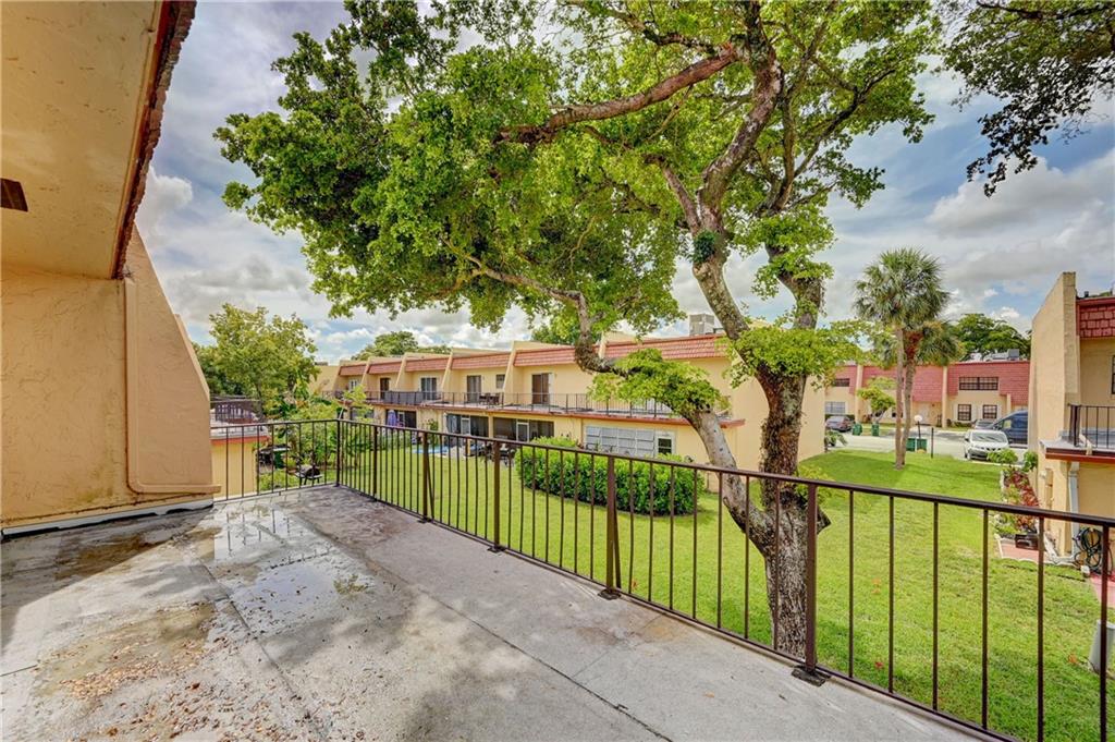 SHAKER VILLAGE - Residential