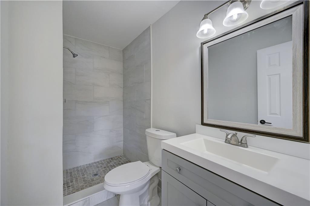 SHAKER VILLAGE - Residential