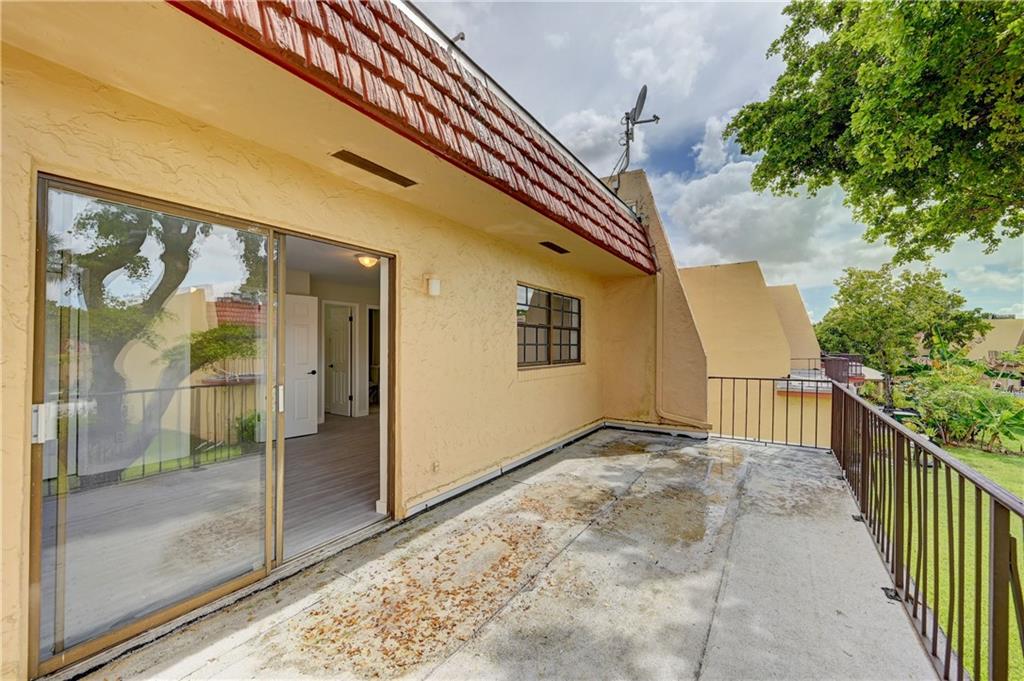 SHAKER VILLAGE - Residential