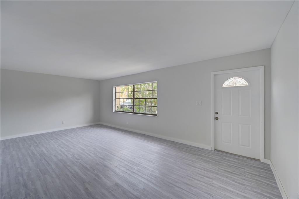 SHAKER VILLAGE - Residential