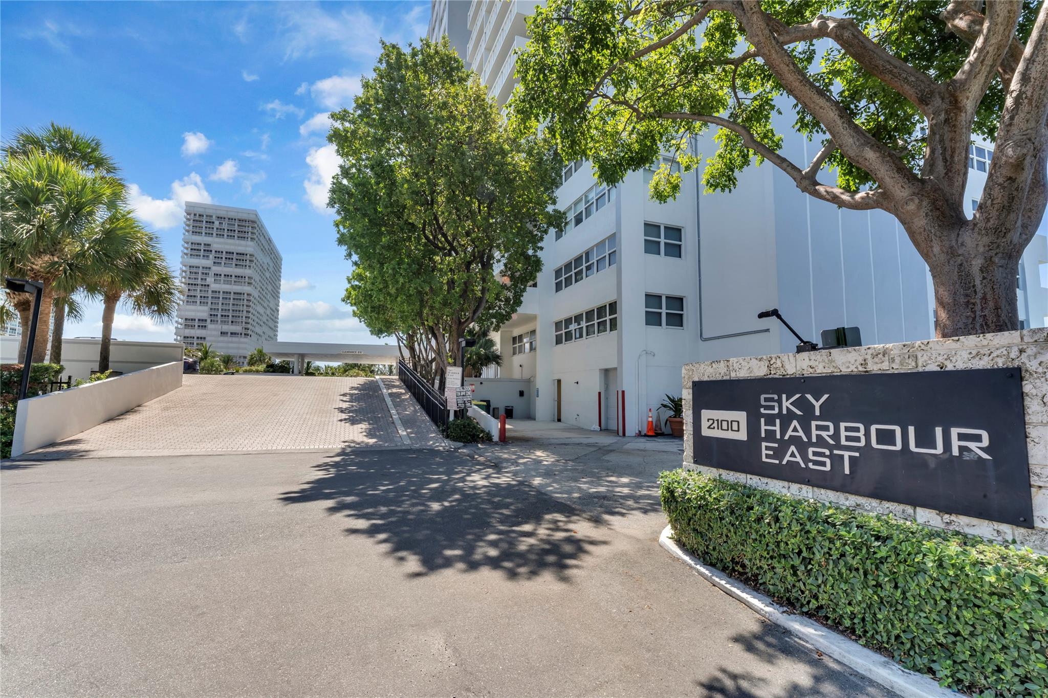 2100 S Ocean Dr 15B