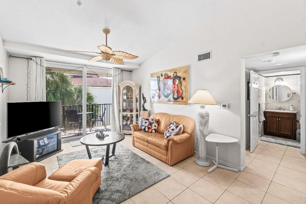 Photo of 320 Villa Circle, Boynton Beach, FL 33435 (MLS # R11127933)