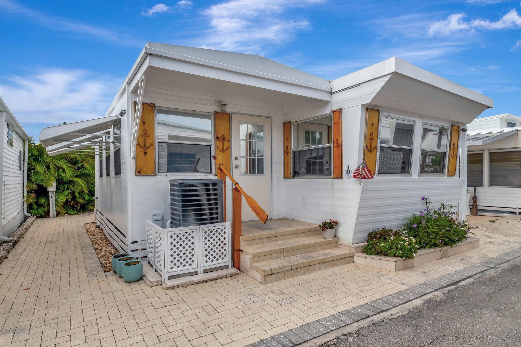 18 Juniper Drive J, Briny Breezes, FL, 33435/$310,000 2 18 Juniper Drive J