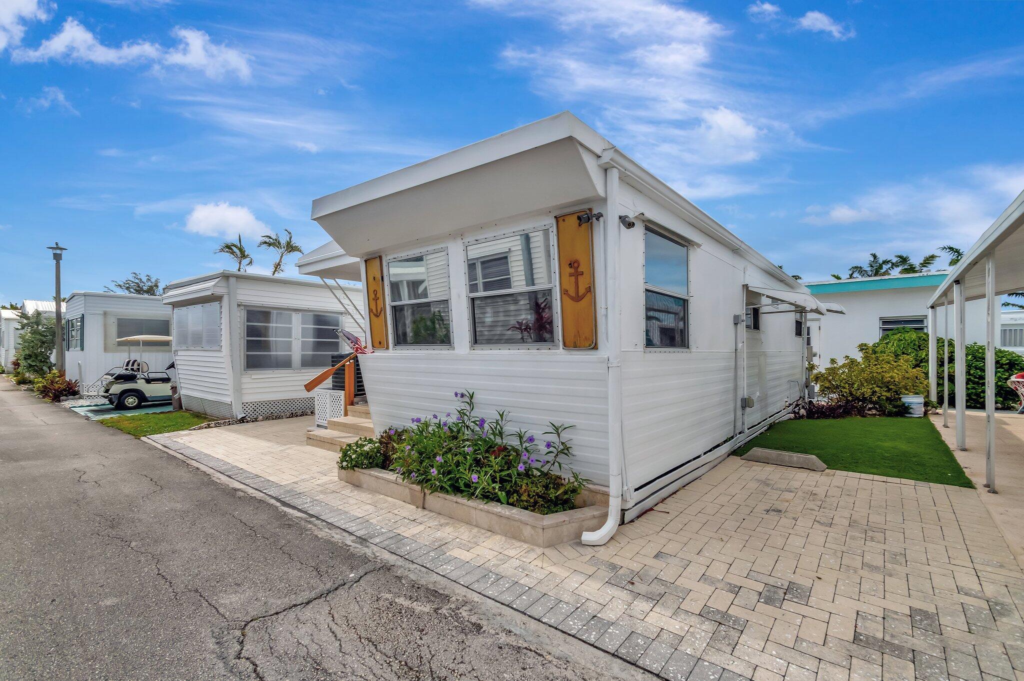 18 Juniper Drive J, Briny Breezes, FL, 33435/$310,000 4 18 Juniper Drive J