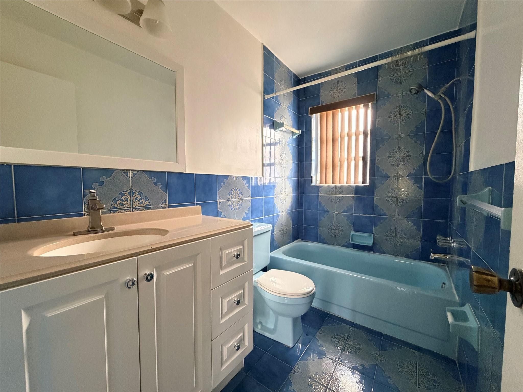 North Hollywood 4-1 B - Residential Lease