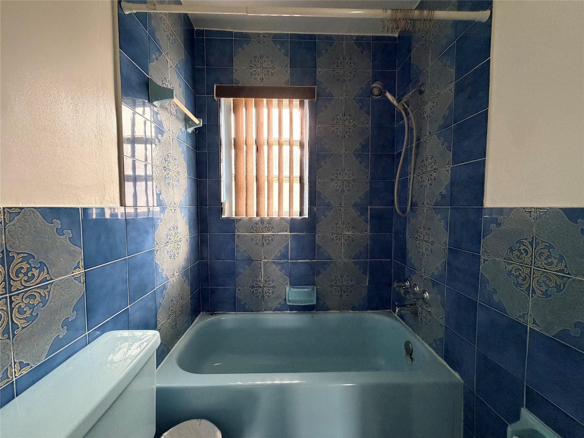 North Hollywood 4-1 B - Residential Lease