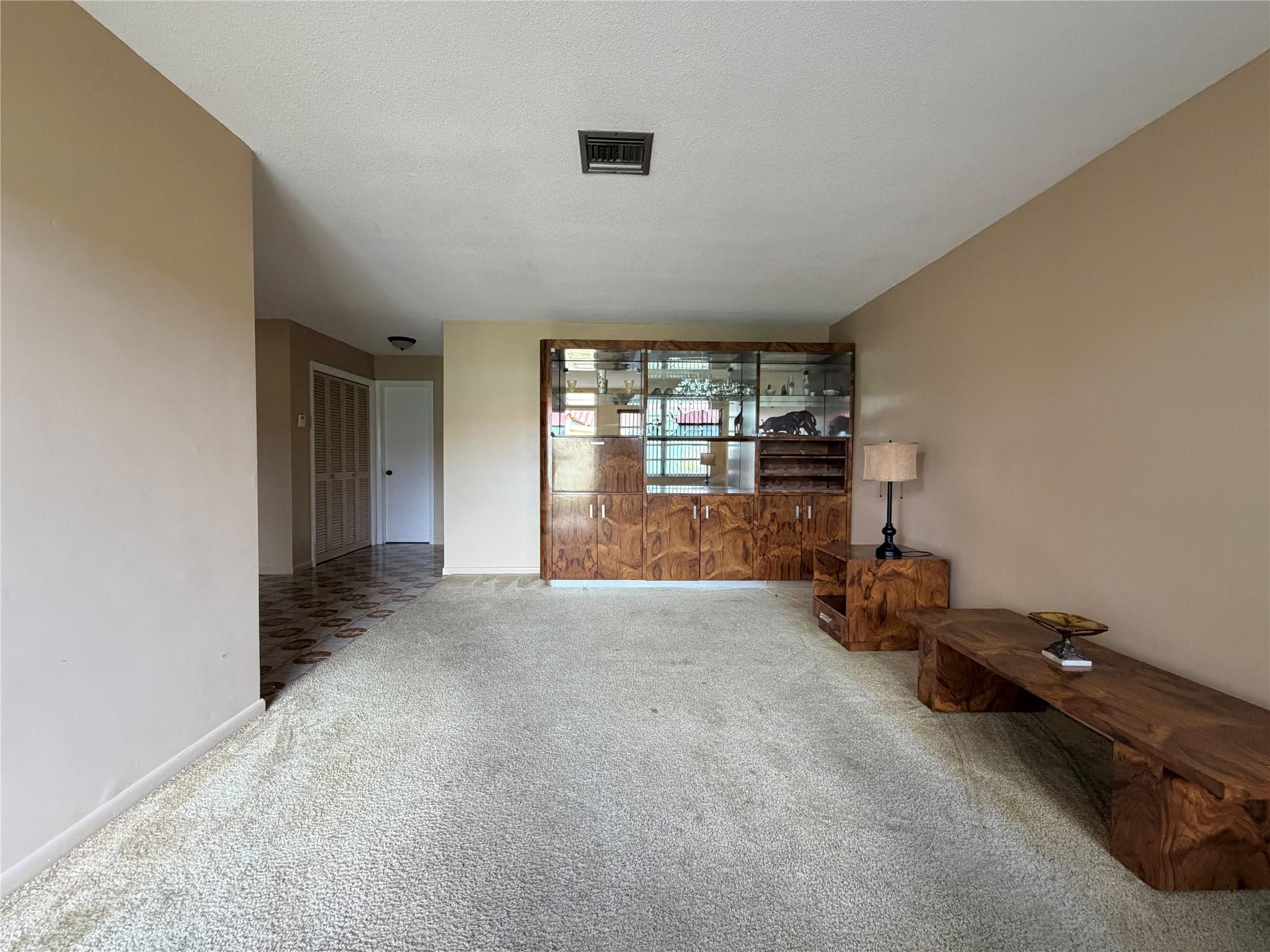 North Hollywood 4-1 B - Residential Lease