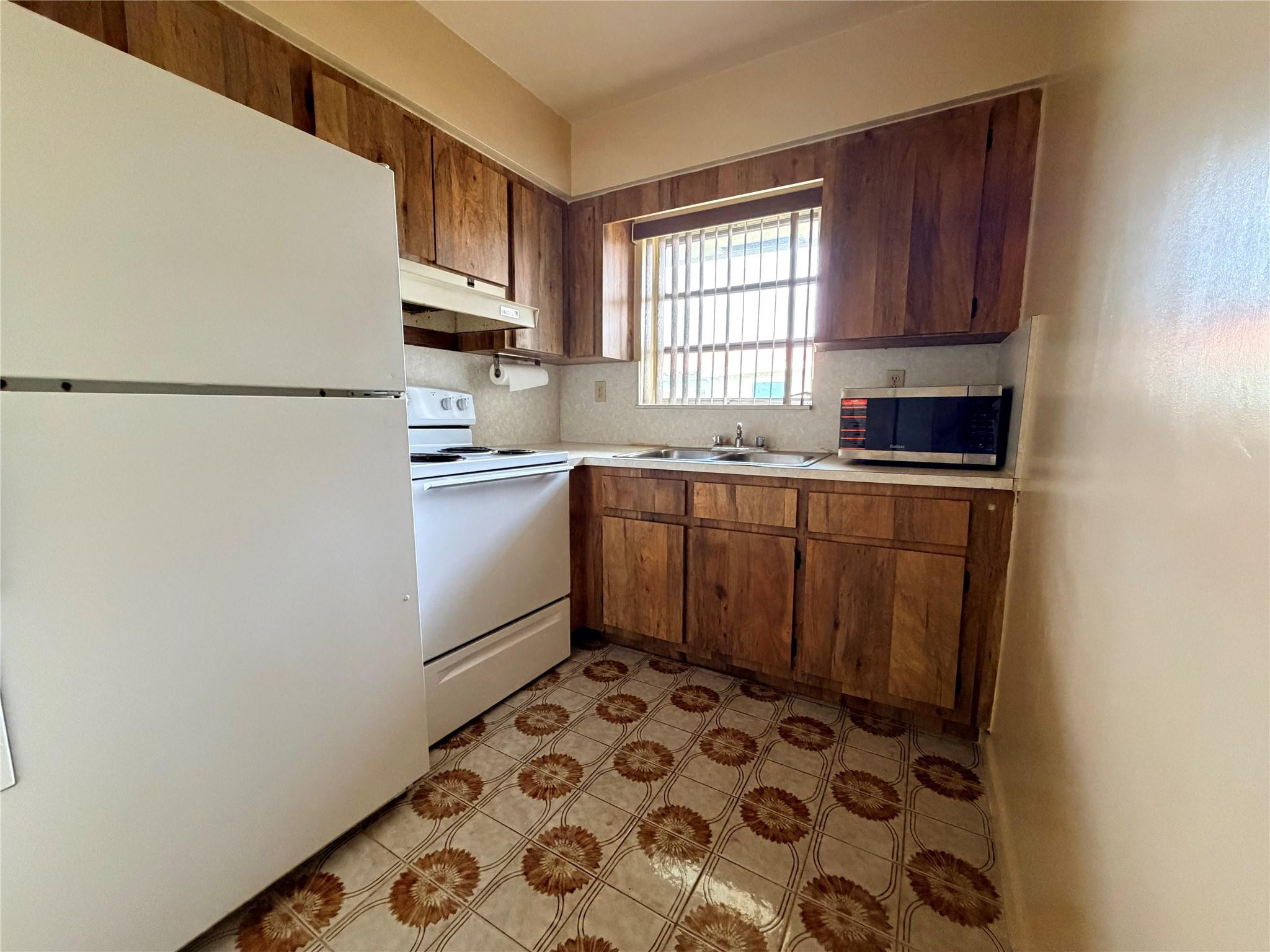 North Hollywood 4-1 B - Residential Lease