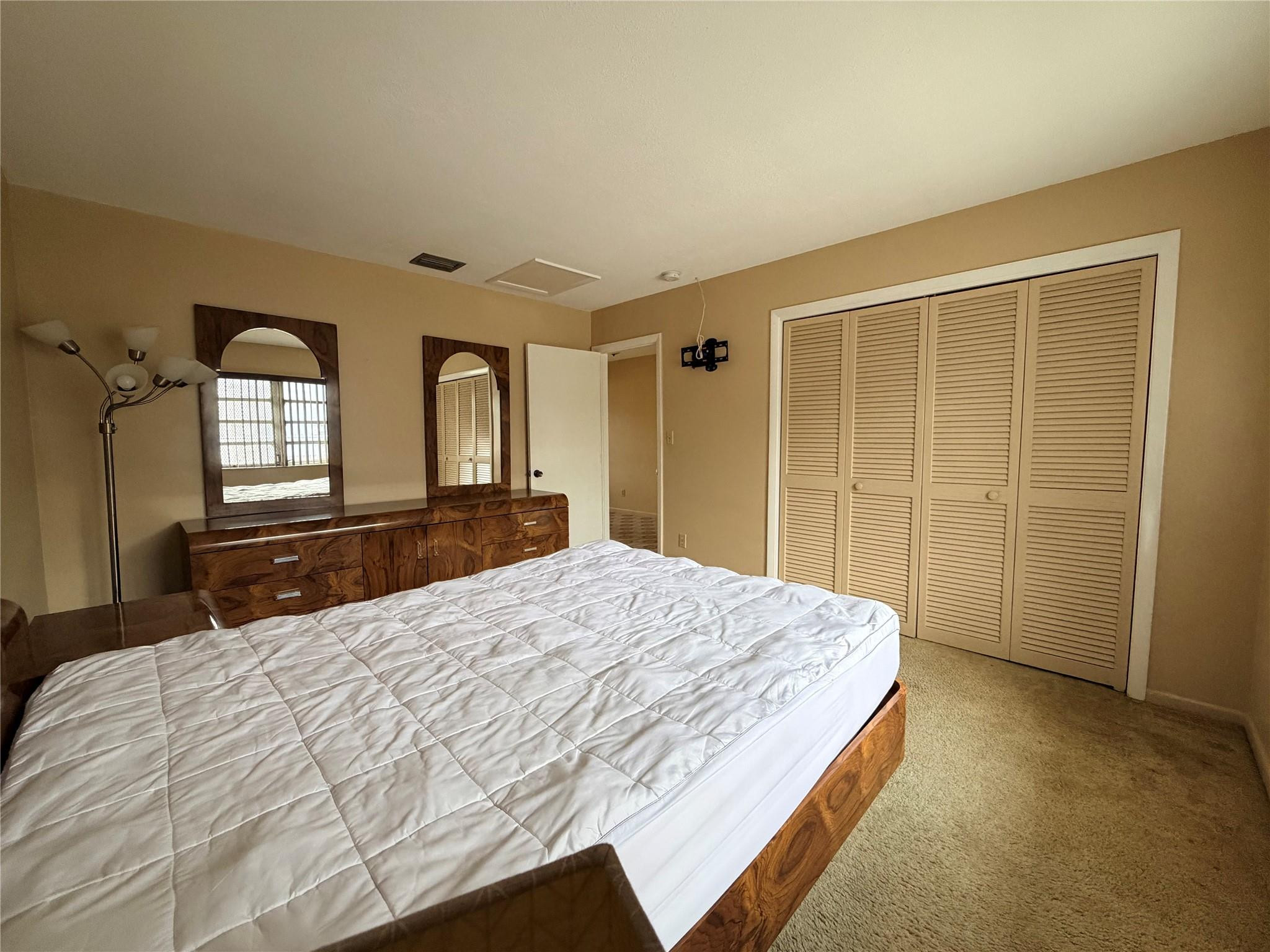 North Hollywood 4-1 B - Residential Lease