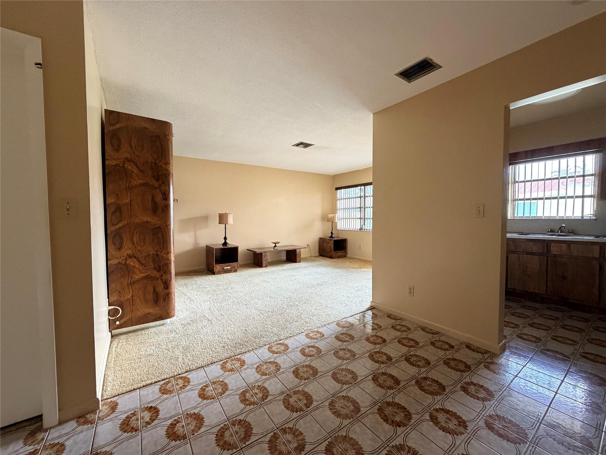 North Hollywood 4-1 B - Residential Lease