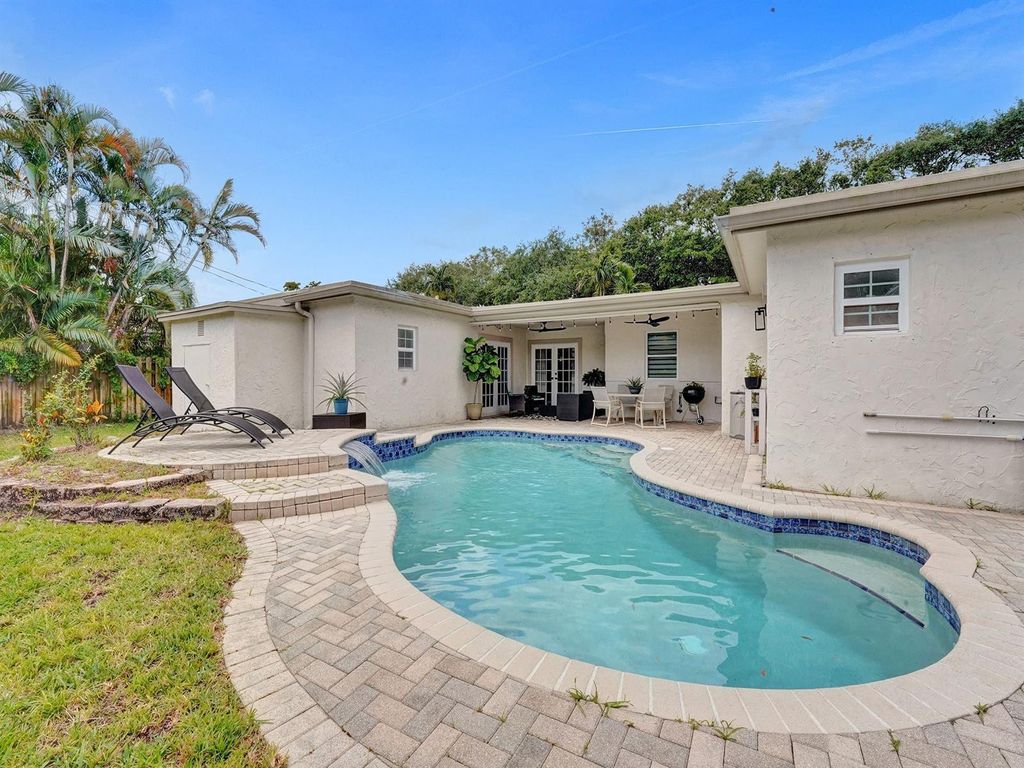 Photo of 4960 SW 89th Avenue, Cooper City, FL 33328 (MLS # B26031935)