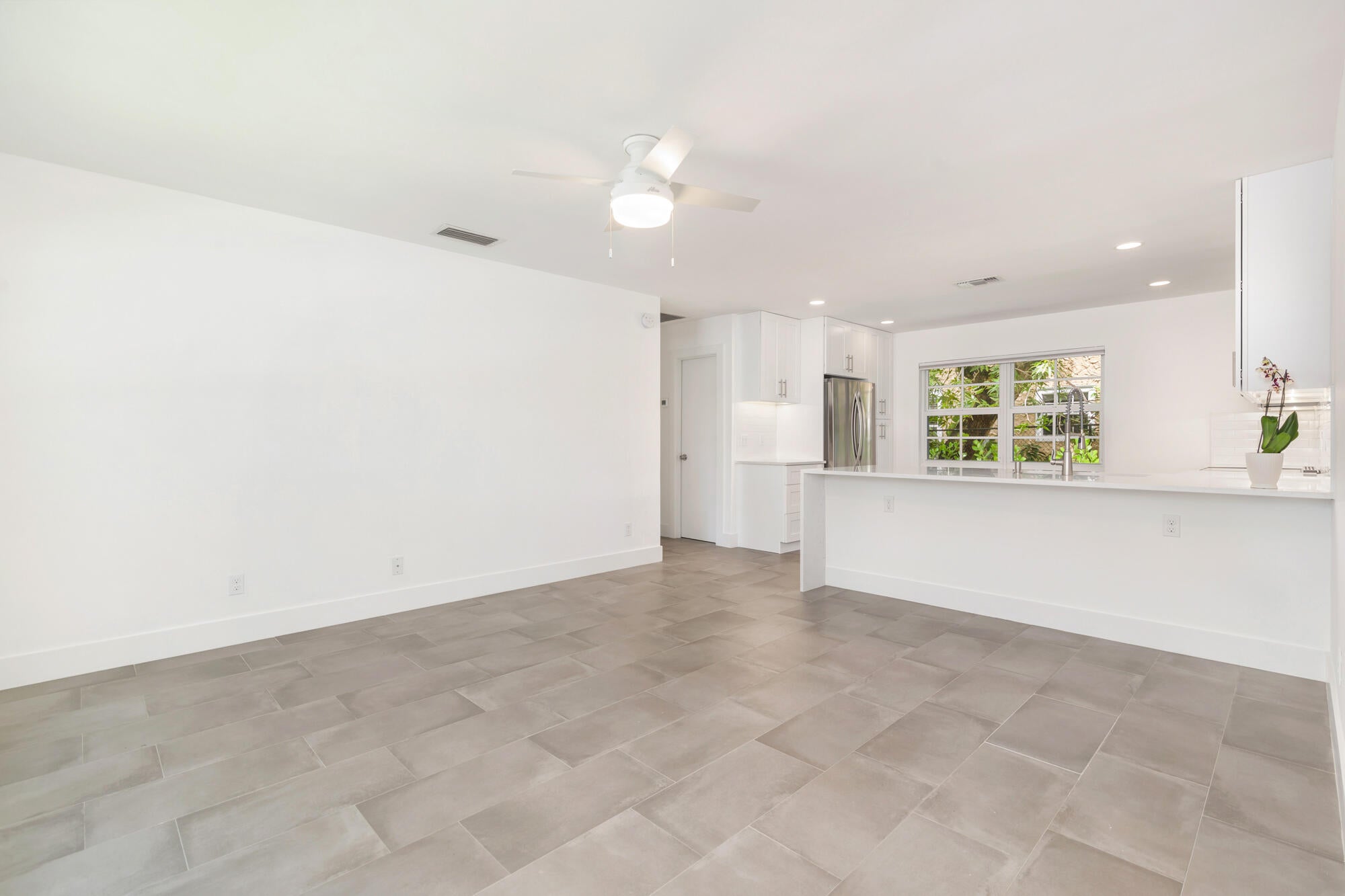 705 New York Street