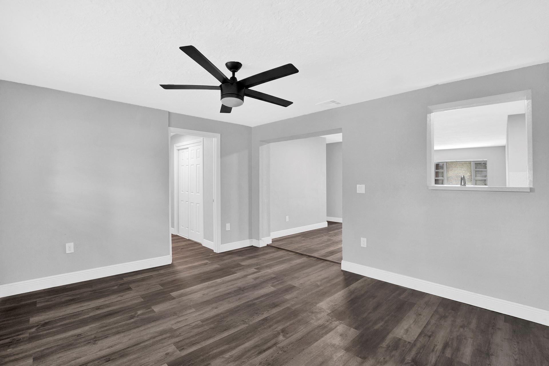Carol City Lake Steven Es - Residential
