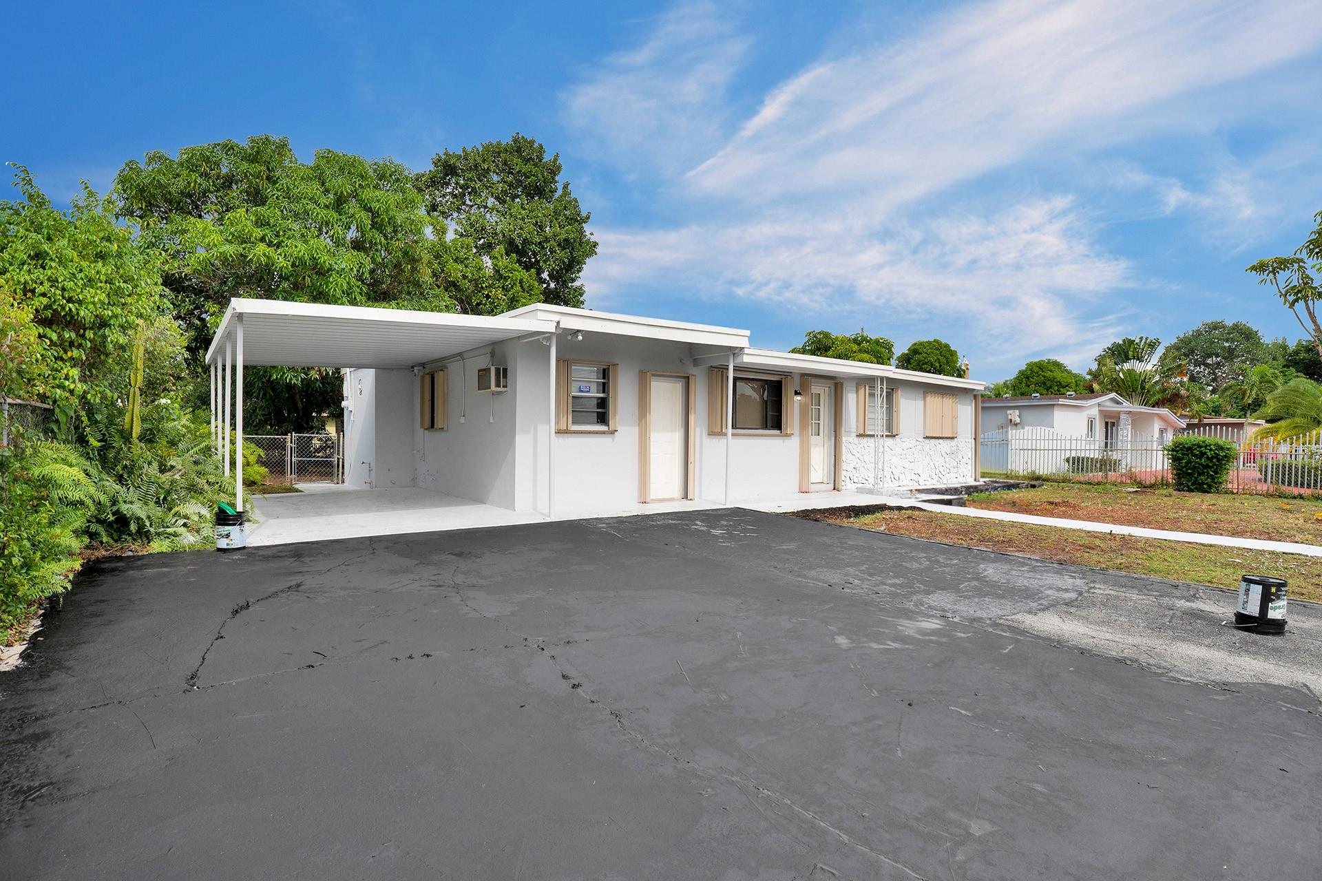 Carol City Lake Steven Es - Residential