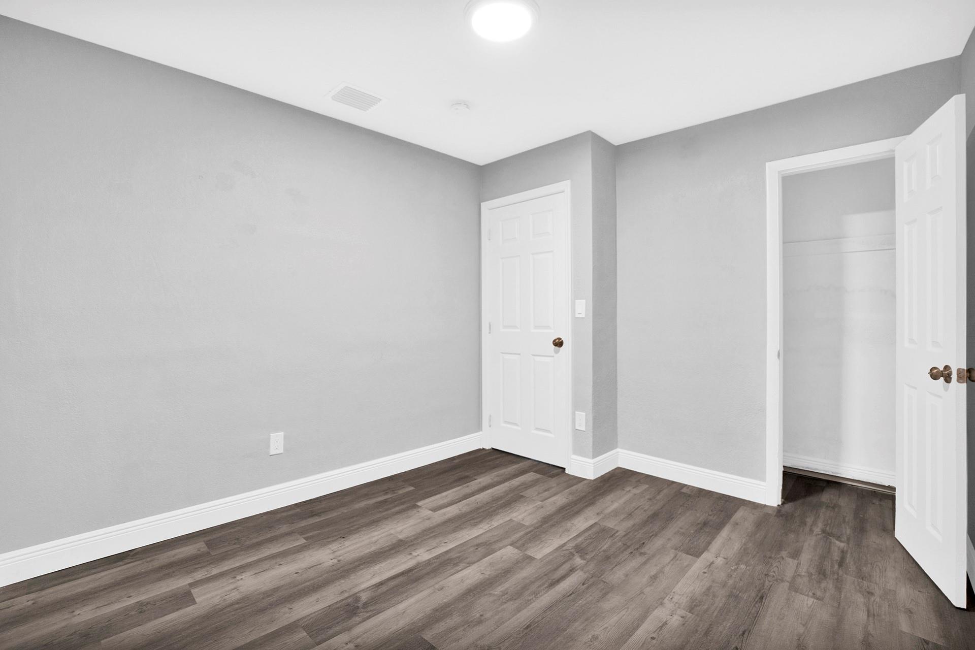 Carol City Lake Steven Es - Residential