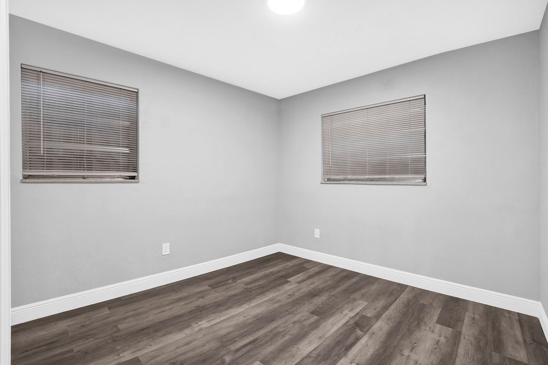 Carol City Lake Steven Es - Residential