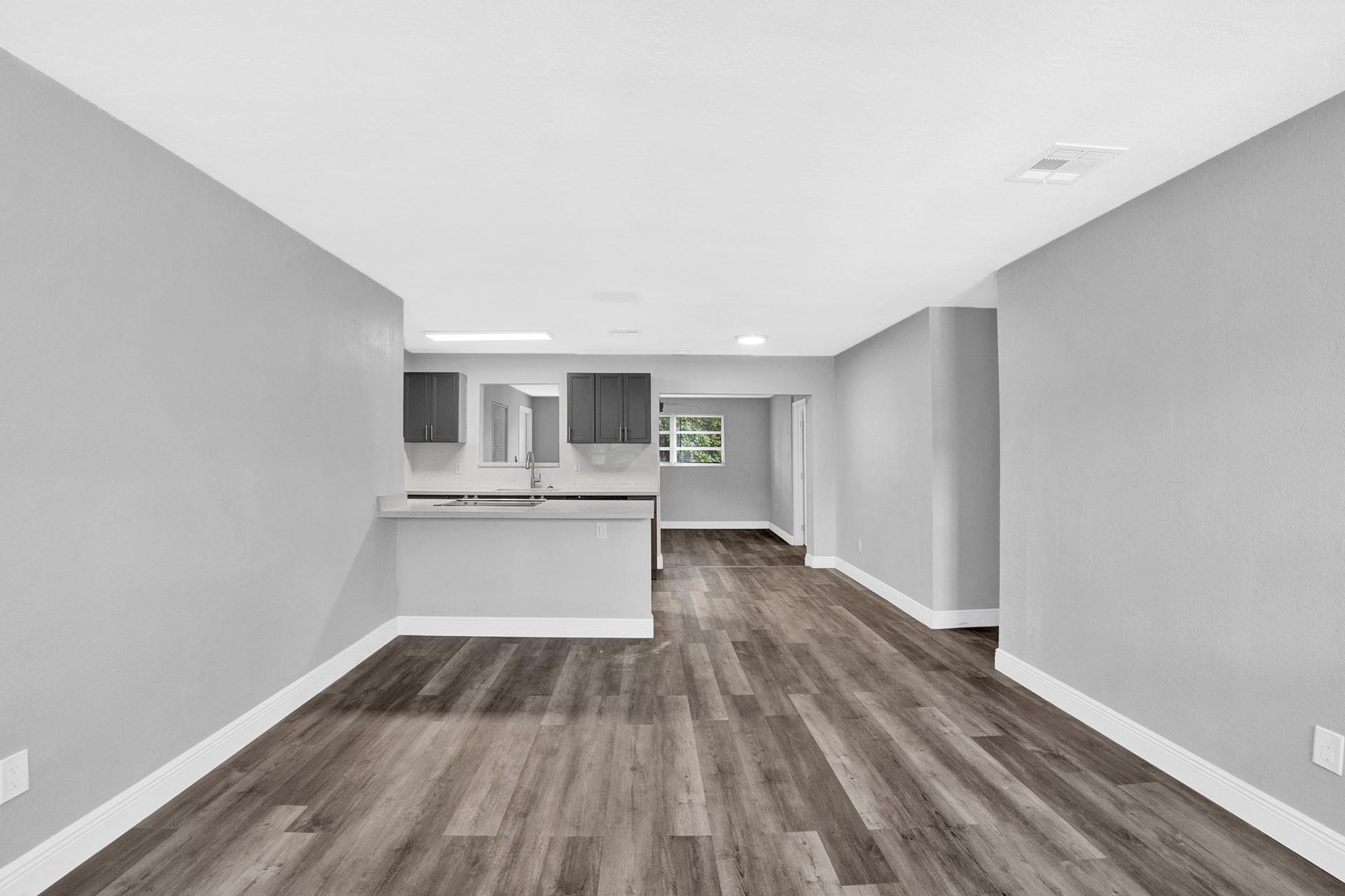 Carol City Lake Steven Es - Residential