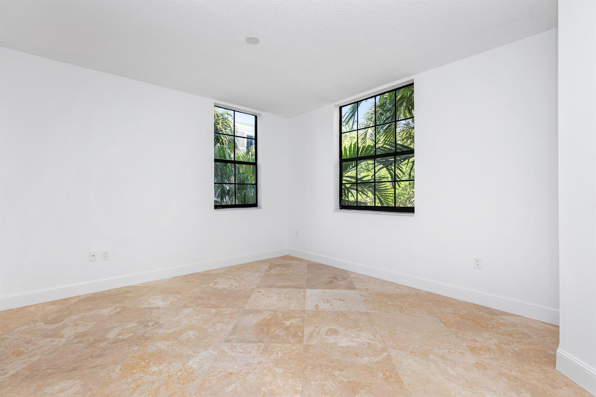 630 S Sapodilla Avenue 316