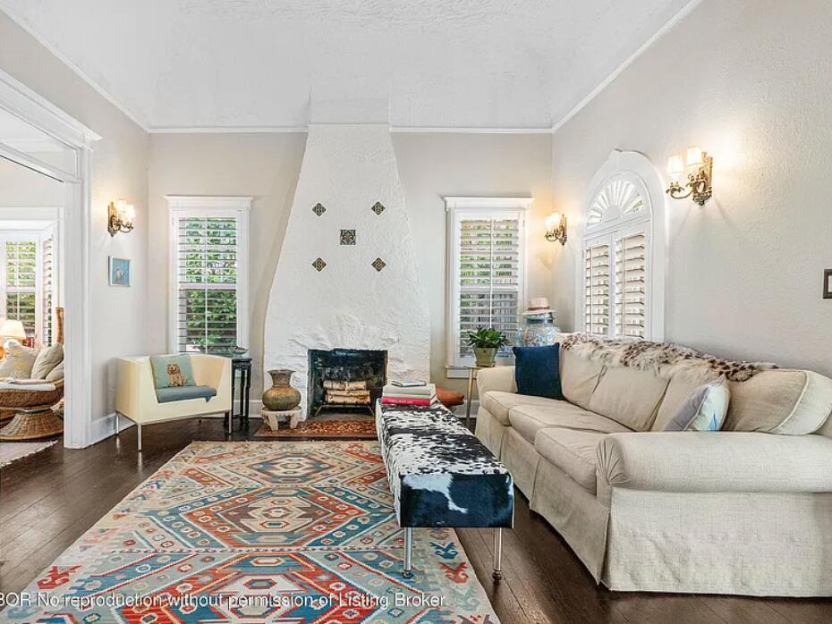 View photos, virtual tours, details... 323 Dyer Road