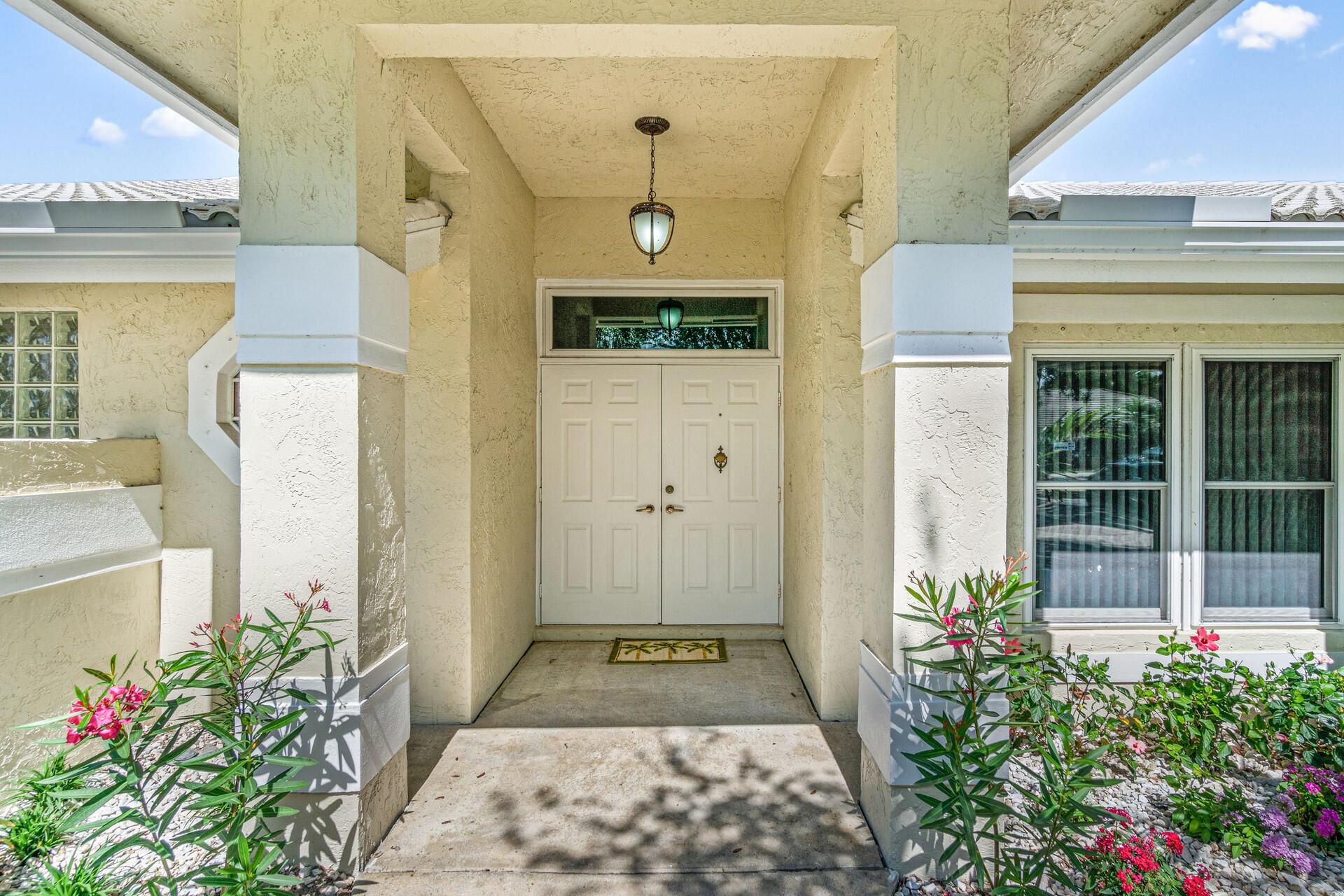18330 Lake Bend
