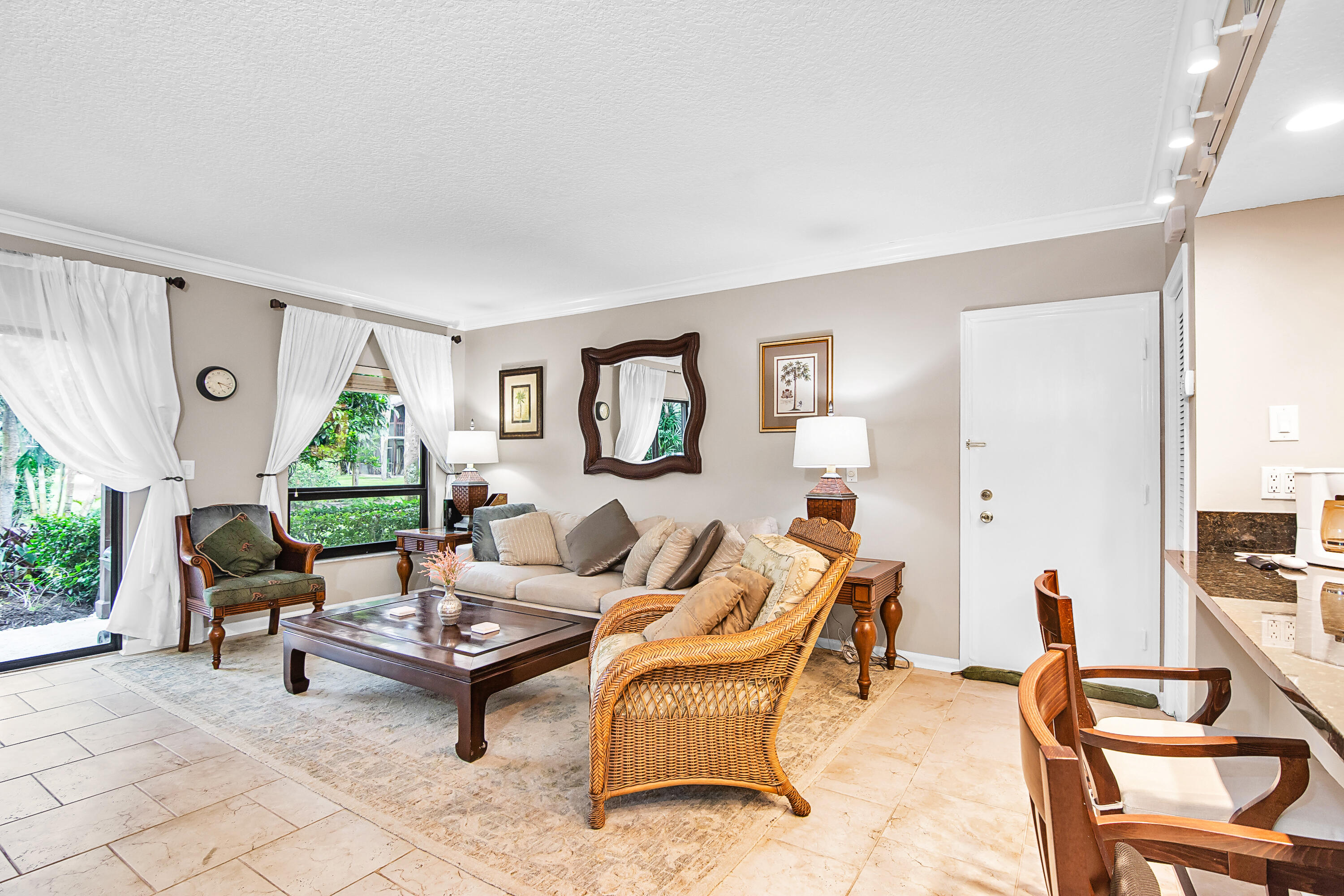 BAGATTELLE CONDO - Residential Lease