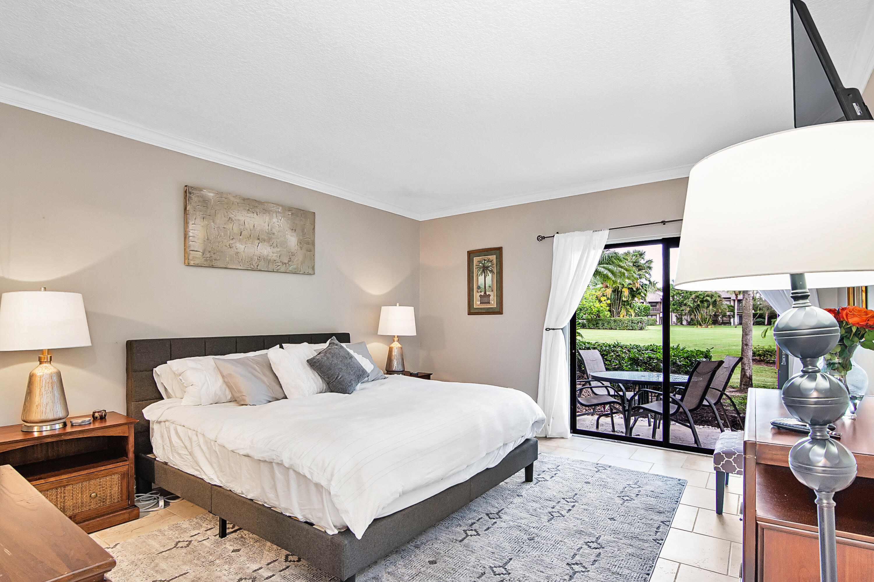 BAGATTELLE CONDO - Residential Lease