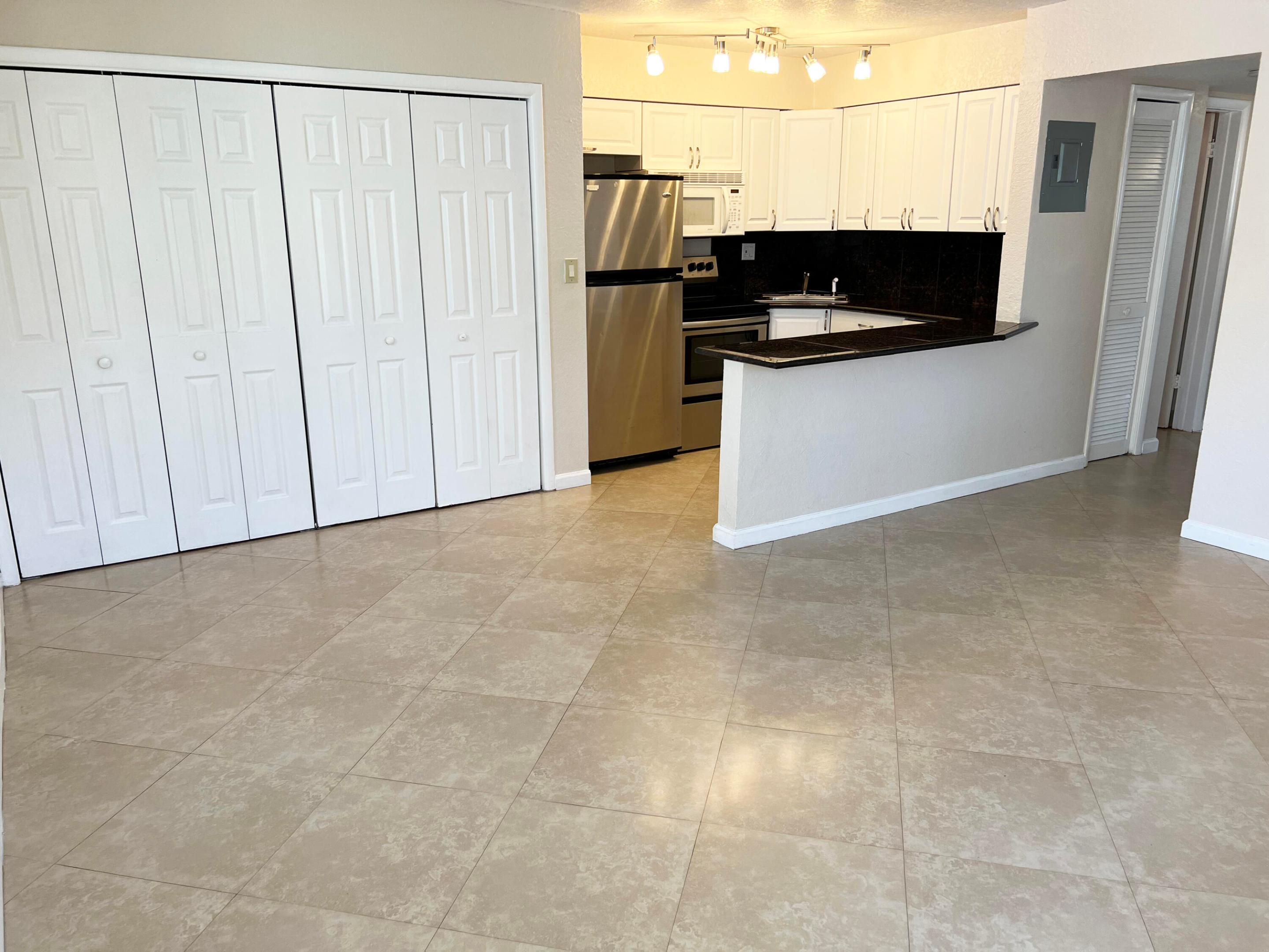 4050 NE 12th Terrace 15-1