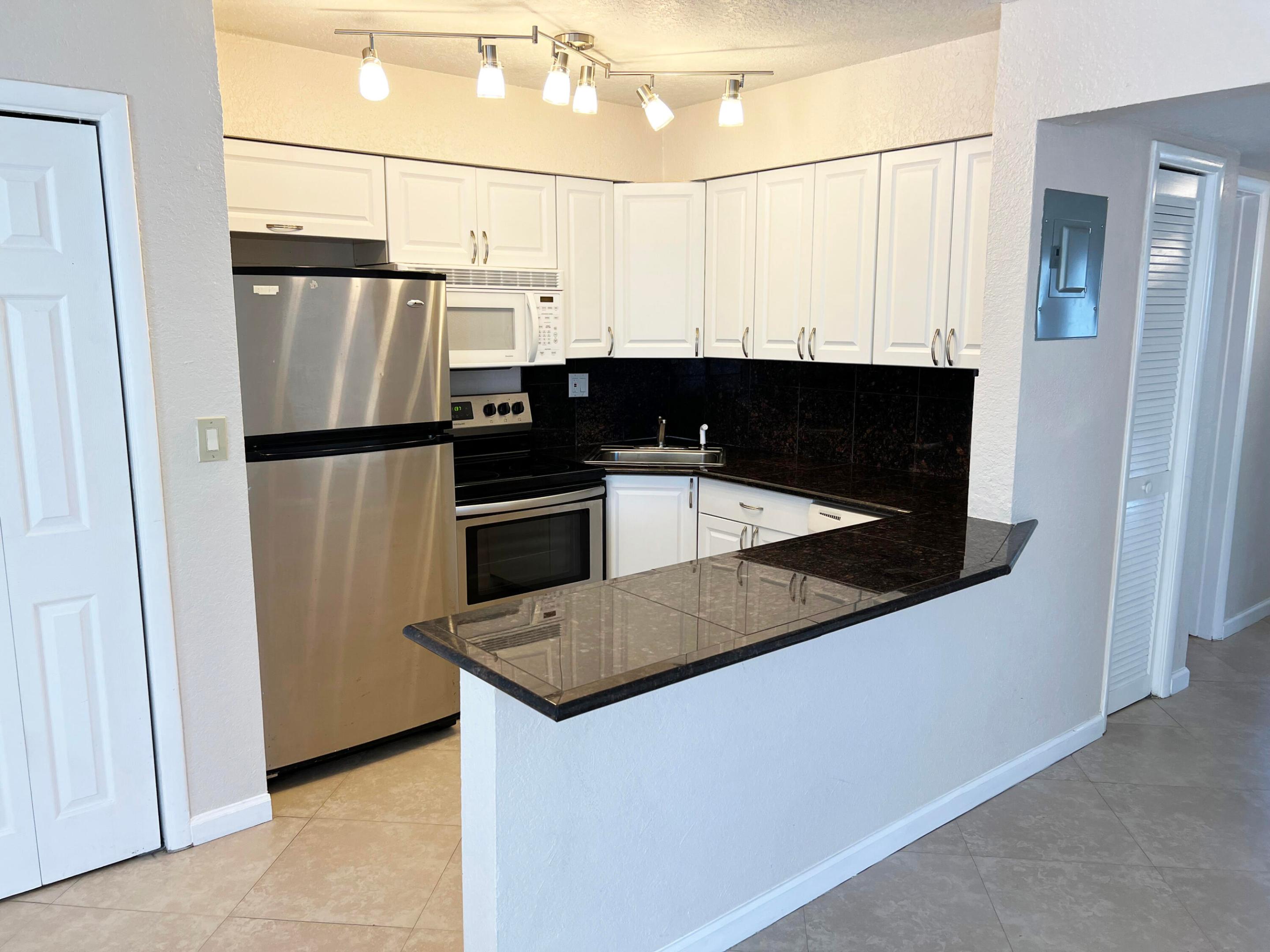 4050 NE 12th Terrace 15-1