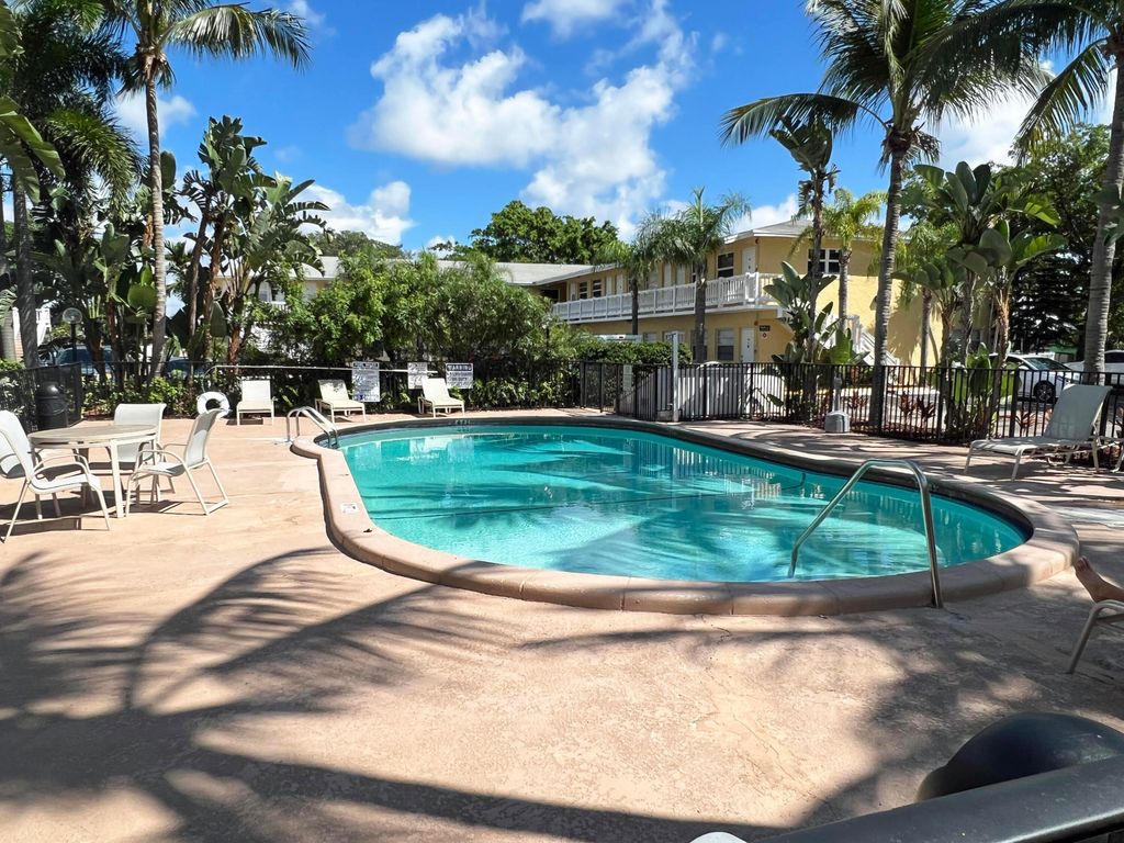 Photo of 4050 NE 12th Terrace #15-1, Oakland Park, FL 33334 (MLS # B26031175)