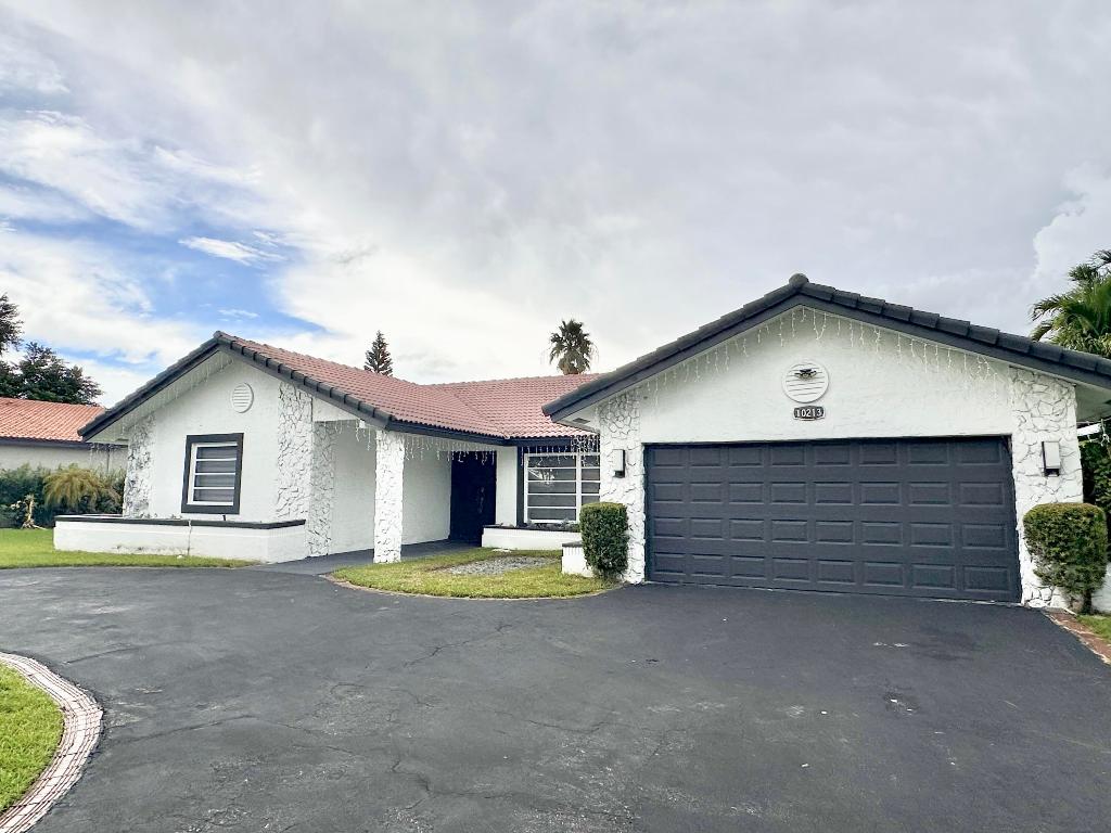 OAK WOOD - Residential Lease