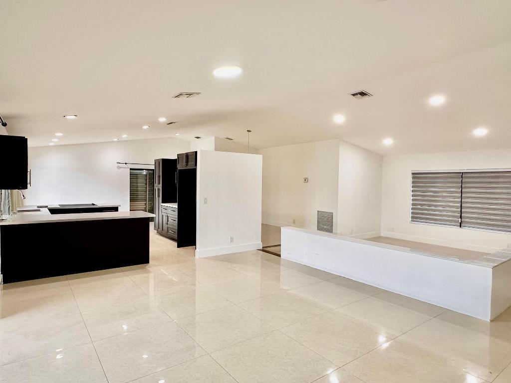 OAK WOOD - Residential Lease