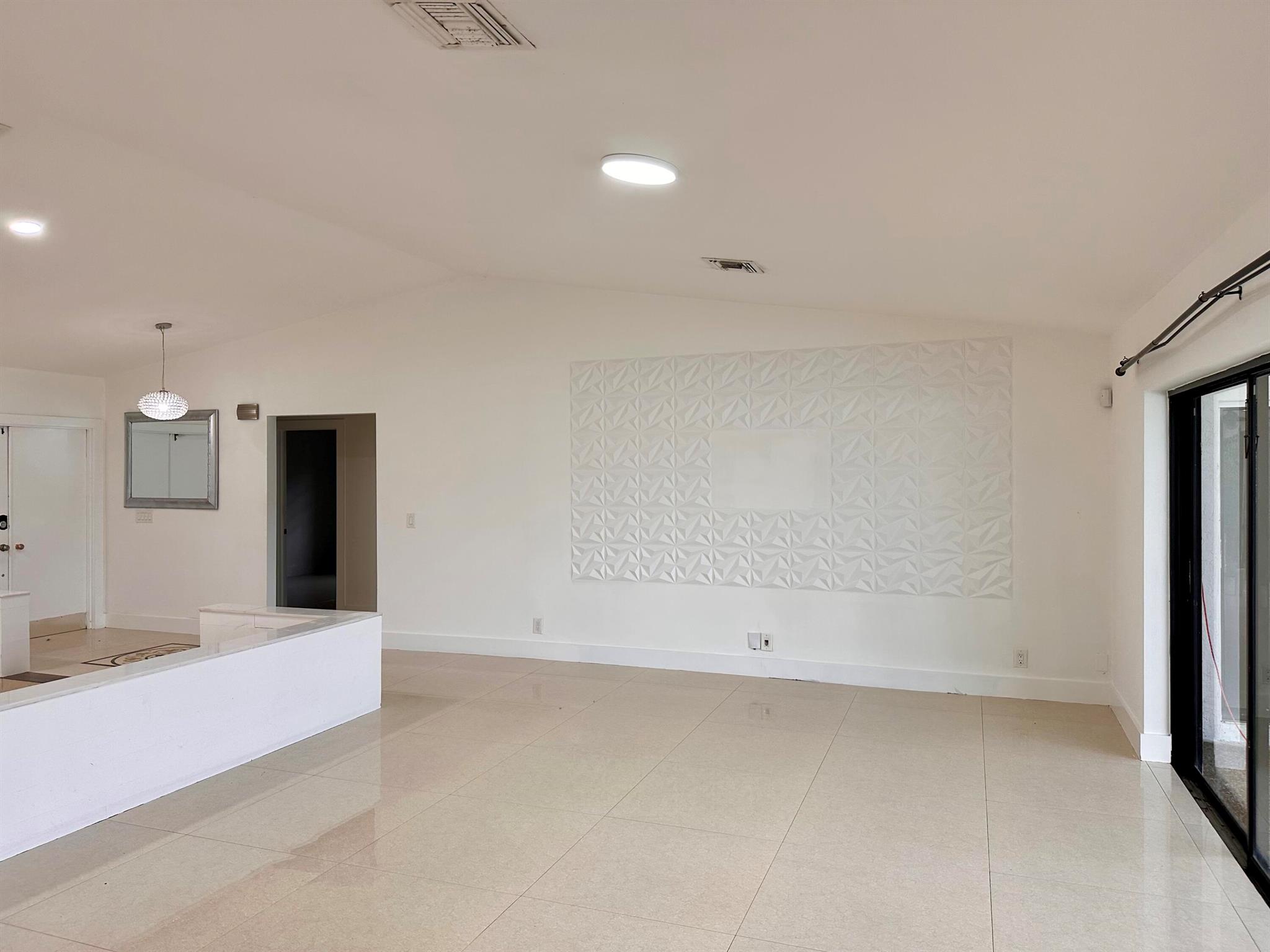 OAK WOOD - Residential Lease