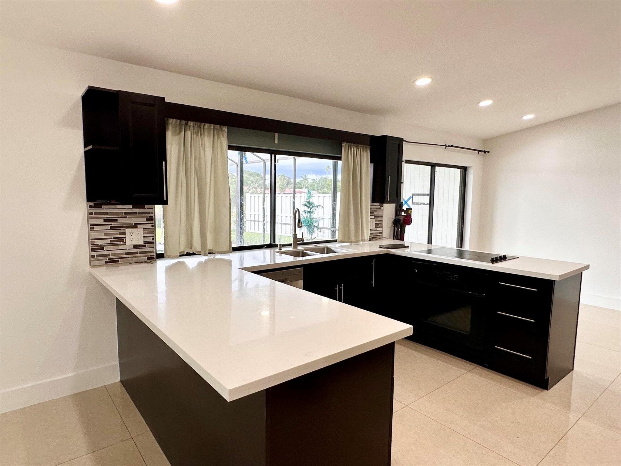 OAK WOOD - Residential Lease